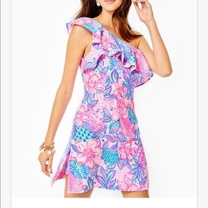 KIPTON ROMPER –SNAPPY TURTLE
$218.00
One-shoulder skirted romper with side slits